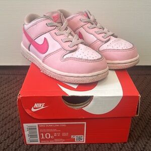Nike dunk low Pink size 10 toddler girls